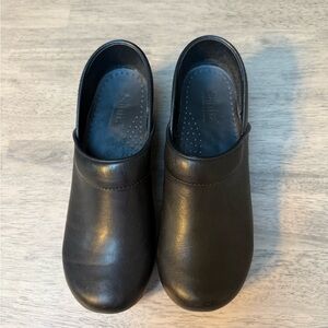 Sanita Aubrey Women's Clog Shoes Black leather nonslip size 38 or 8